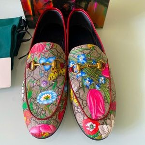 Gucci Flora GG Supreme Loafers